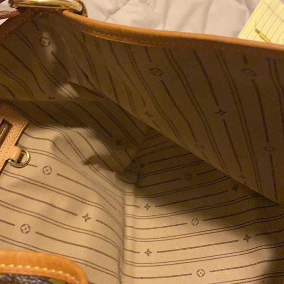 Authentic Louis Vuitton - Picture 8 of 8